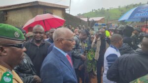 Un glissement de terrain meurtrier à Friguiady fait 15 victimes, dont une famille entière. L’État réagit.