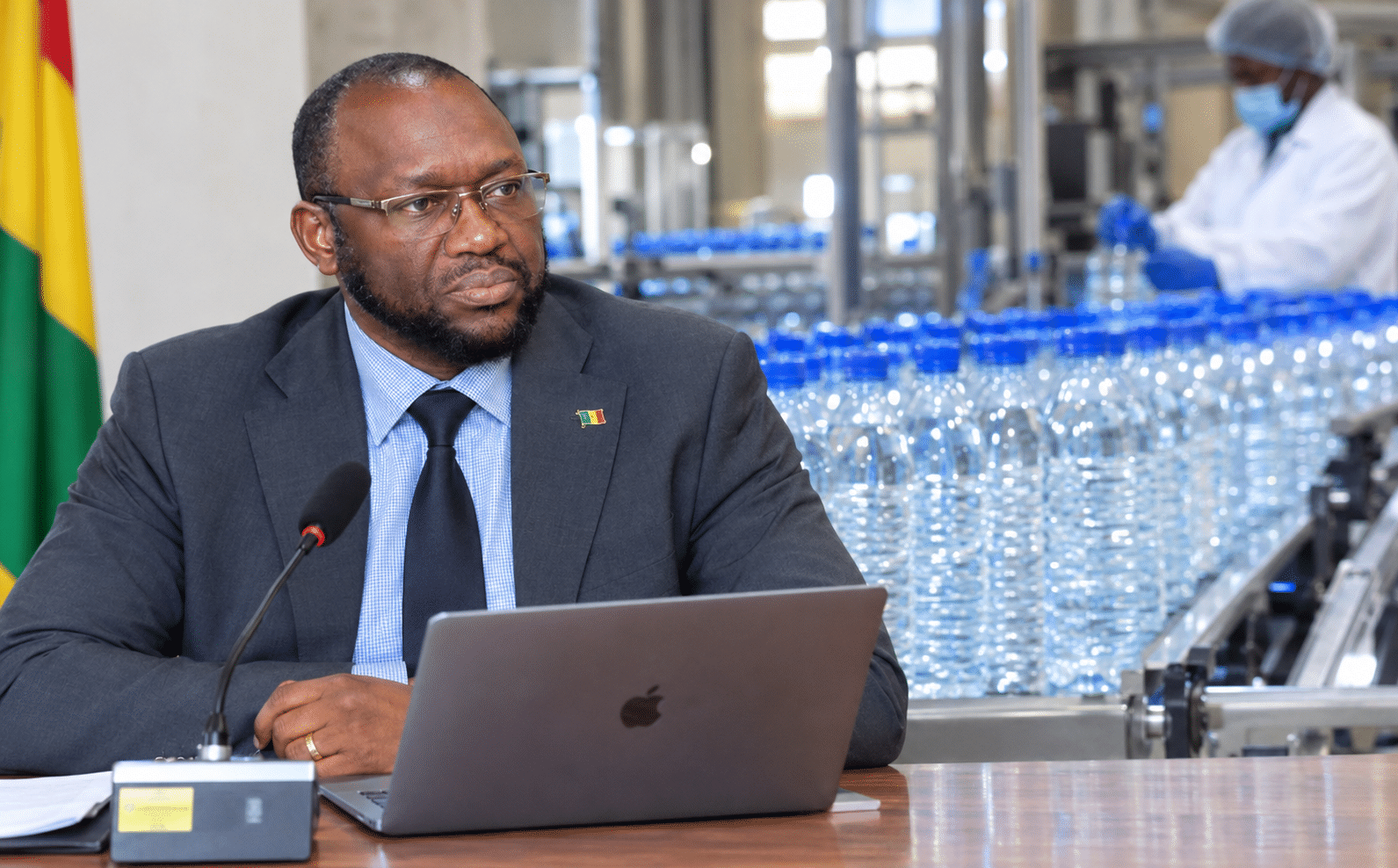 Guinée : l’eau minérale plafonnée à 25 000 GNF au détail