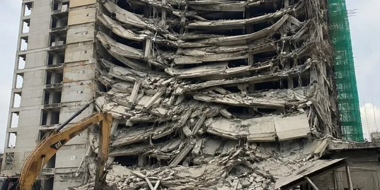 Effondrement à Hafia : cinq personnes meurent dans la chute d’un immeuble en construction à Dixinn