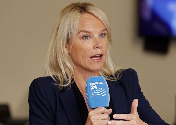 La directrice de France 24 demande à Mamadi Doumbouya de réexaminer l’interdiction de la chaîne